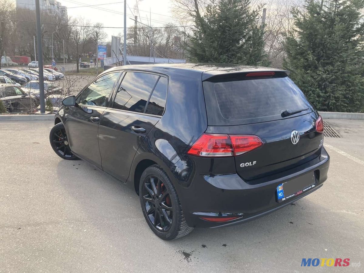 2012' Volkswagen Golf photo #3