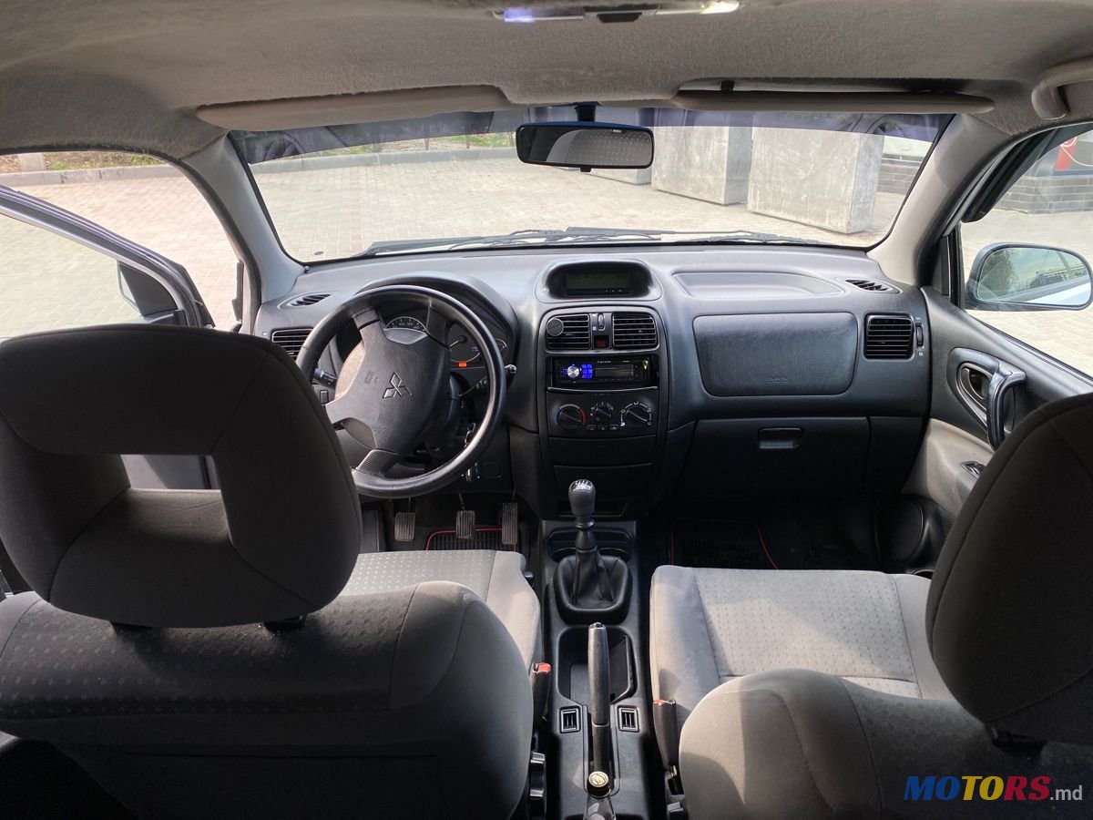 2004' Mitsubishi Space Star photo #6