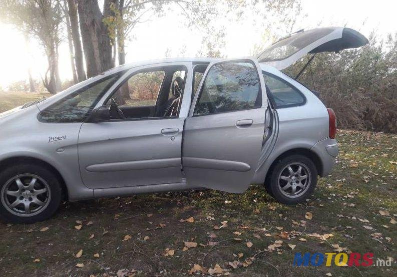 2004' Citroen Xsara Picasso photo #1