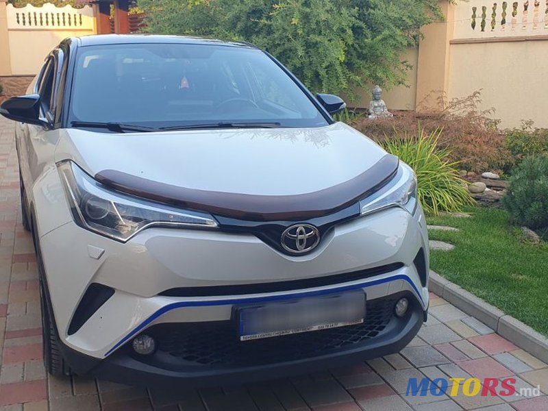 2017' Toyota C-HR photo #4
