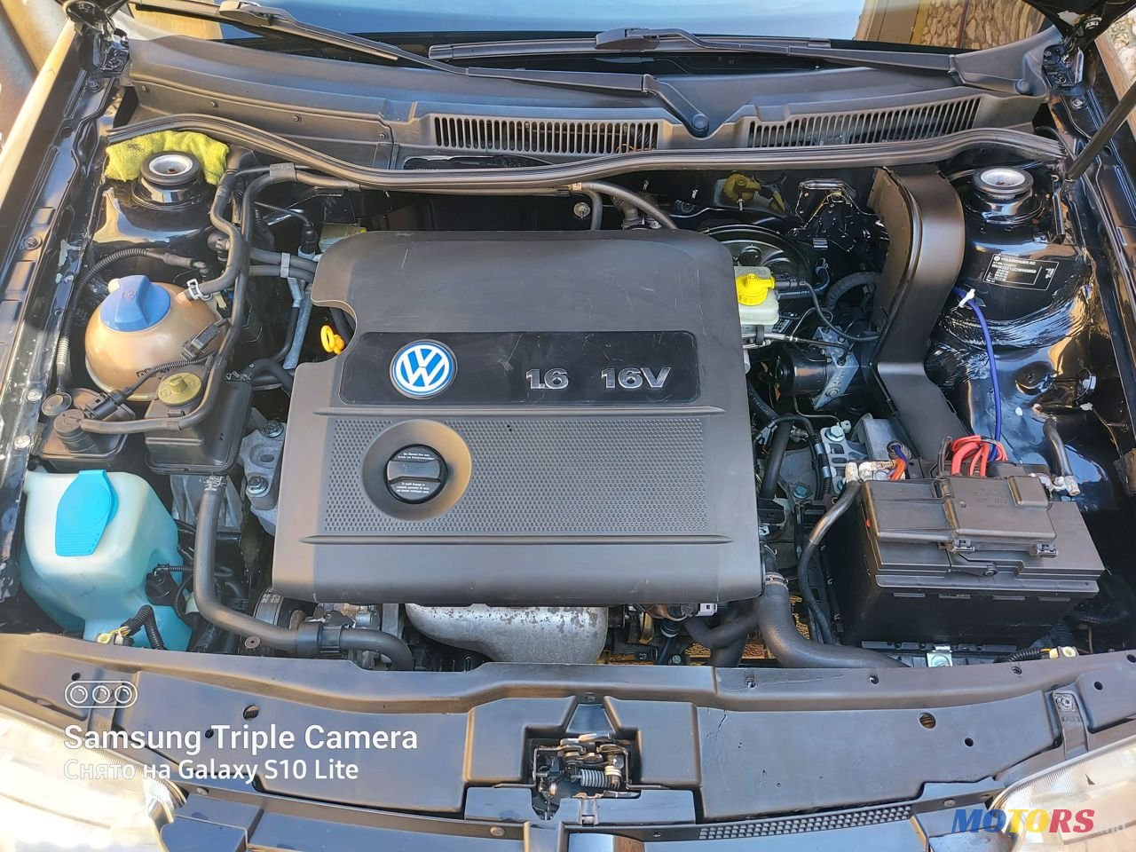 2002' Volkswagen Bora photo #2