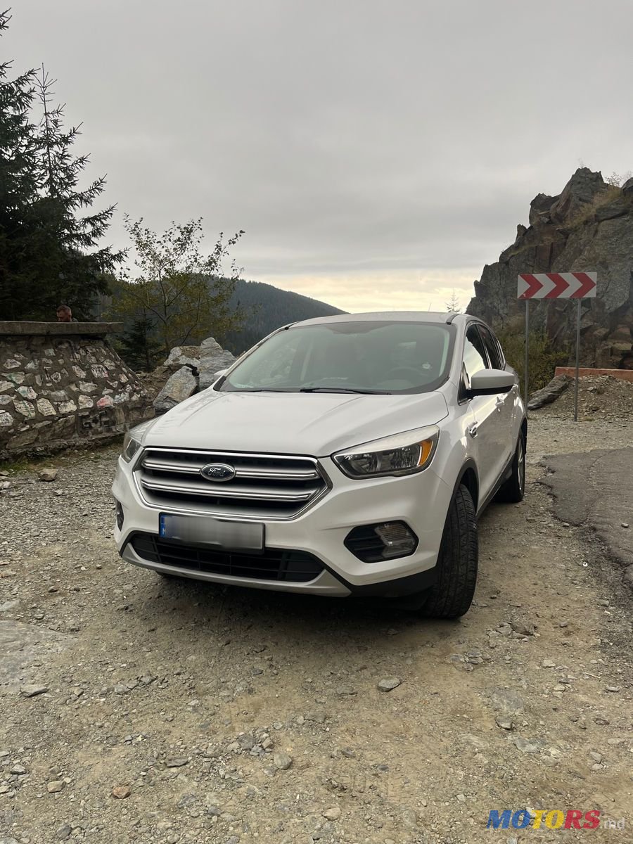 2017' Ford Escape photo #3