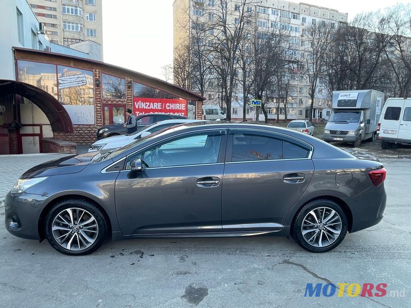 2017' Toyota Avensis photo #2