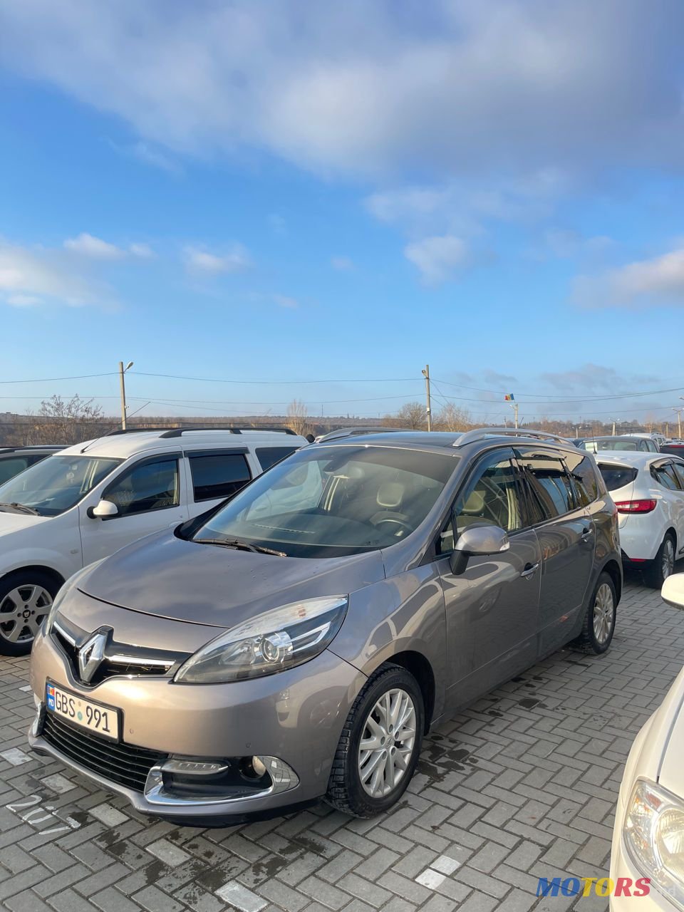 2015' Renault Grand Scenic photo #1