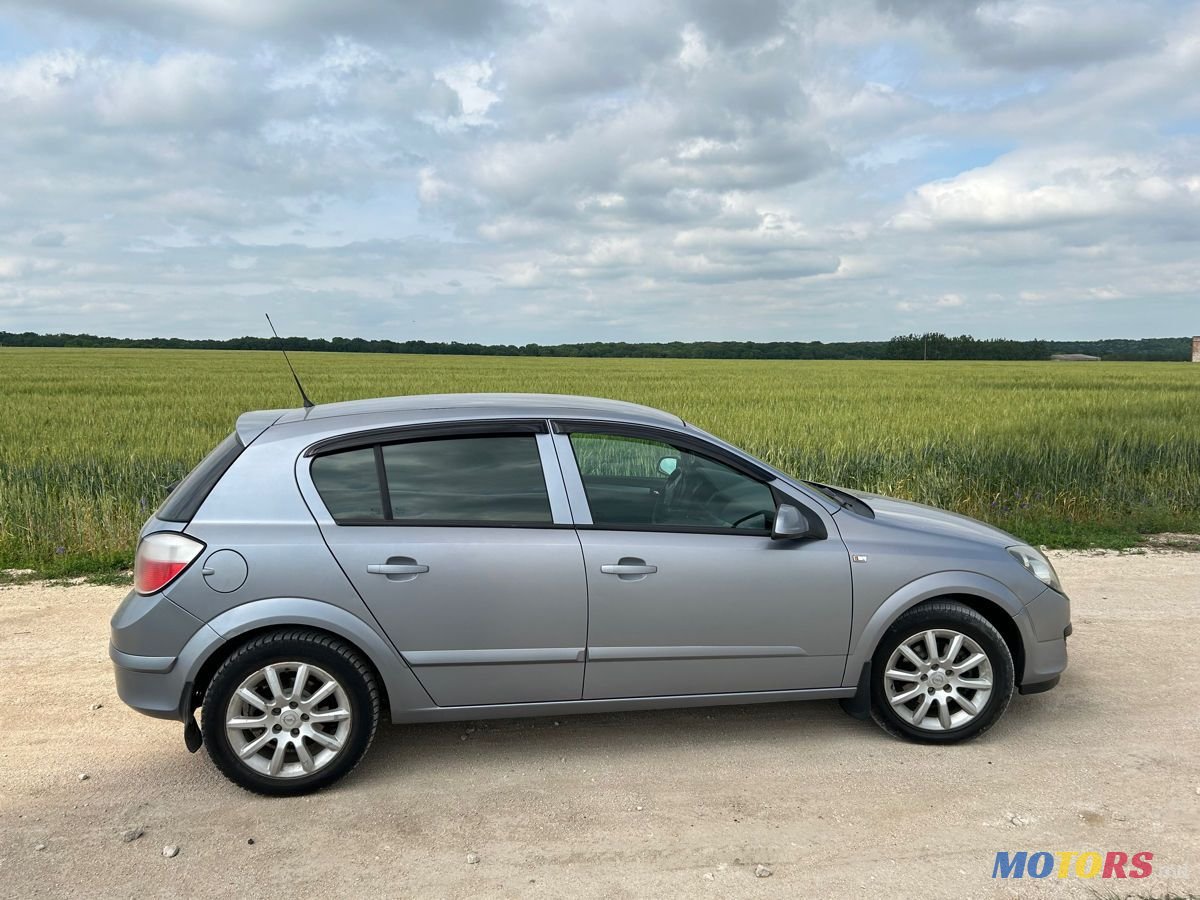 2006' Opel Astra photo #6