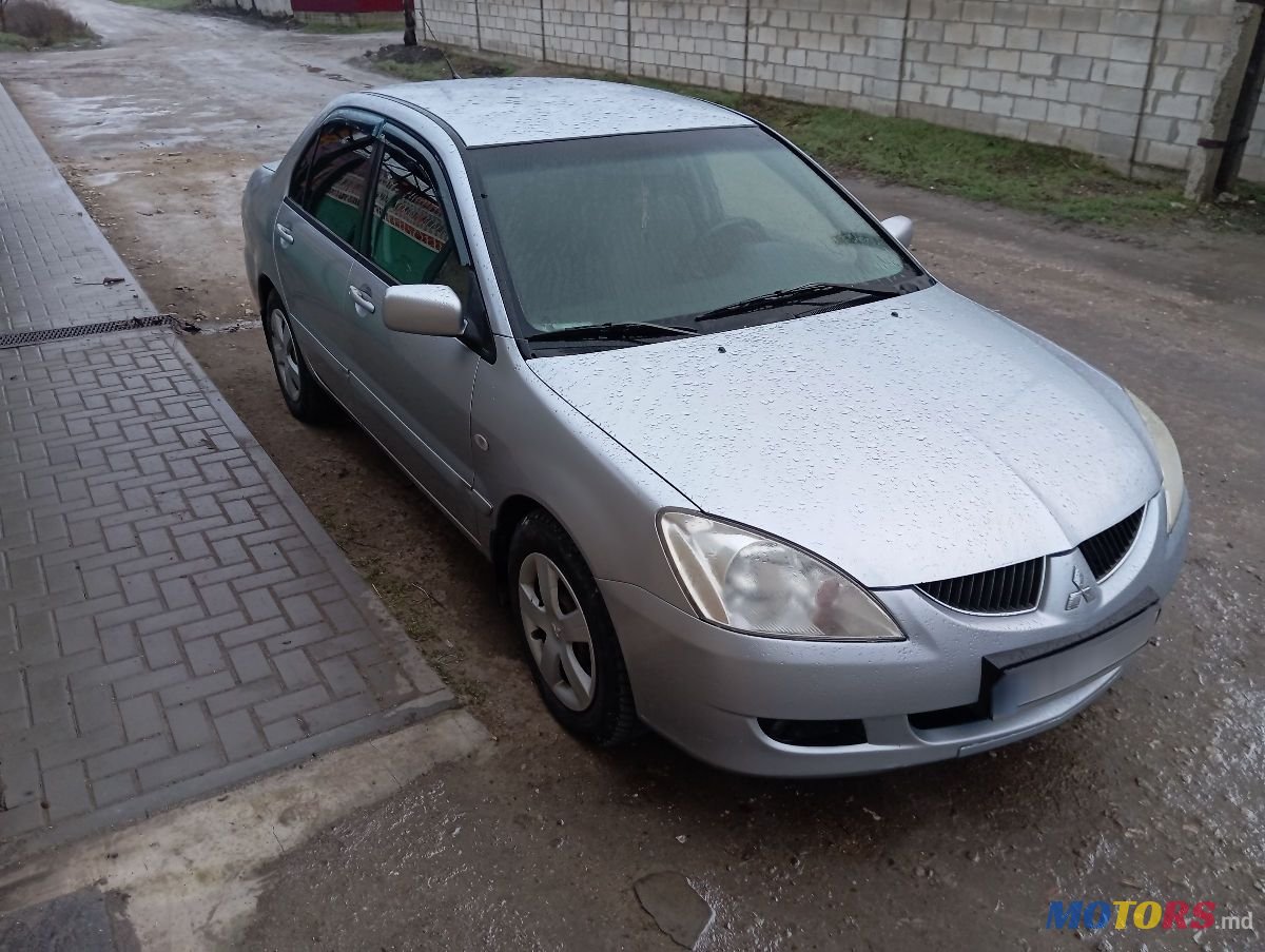 2005' Mitsubishi Lancer photo #3