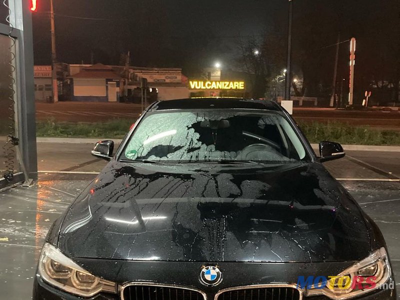 2017' BMW 3 Series photo #3