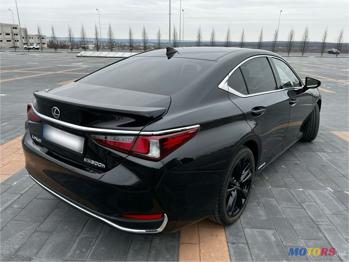 2019' Lexus Es Series photo #3