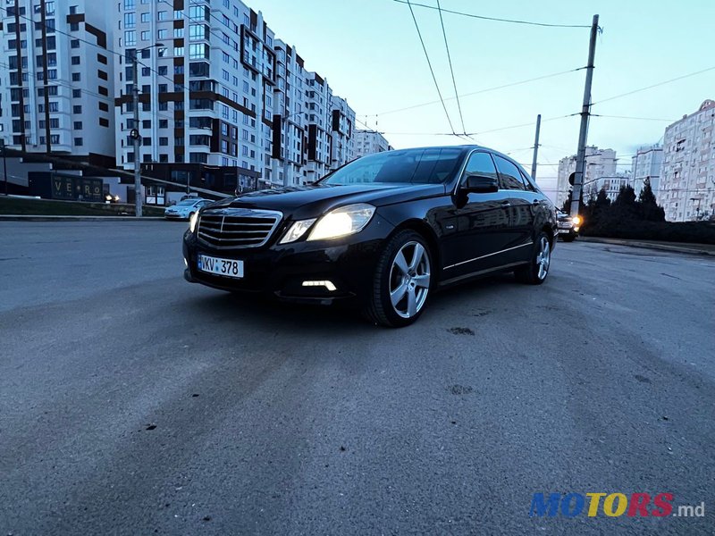 2009' Mercedes-Benz E Класс photo #1