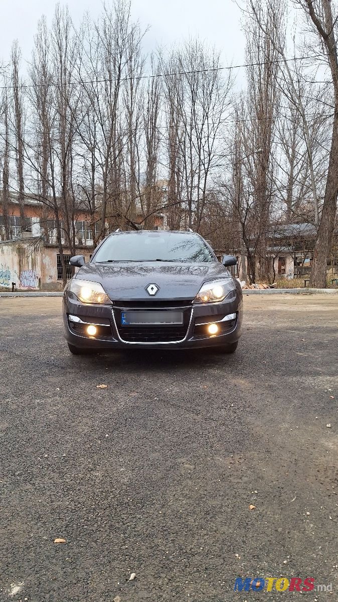 2011' Renault Laguna photo #3