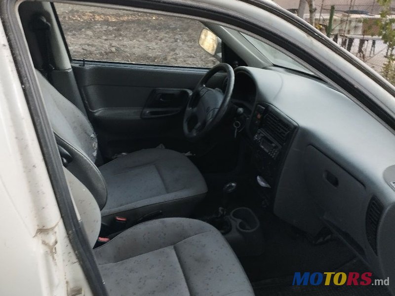 2002' Volkswagen Caddy photo #3