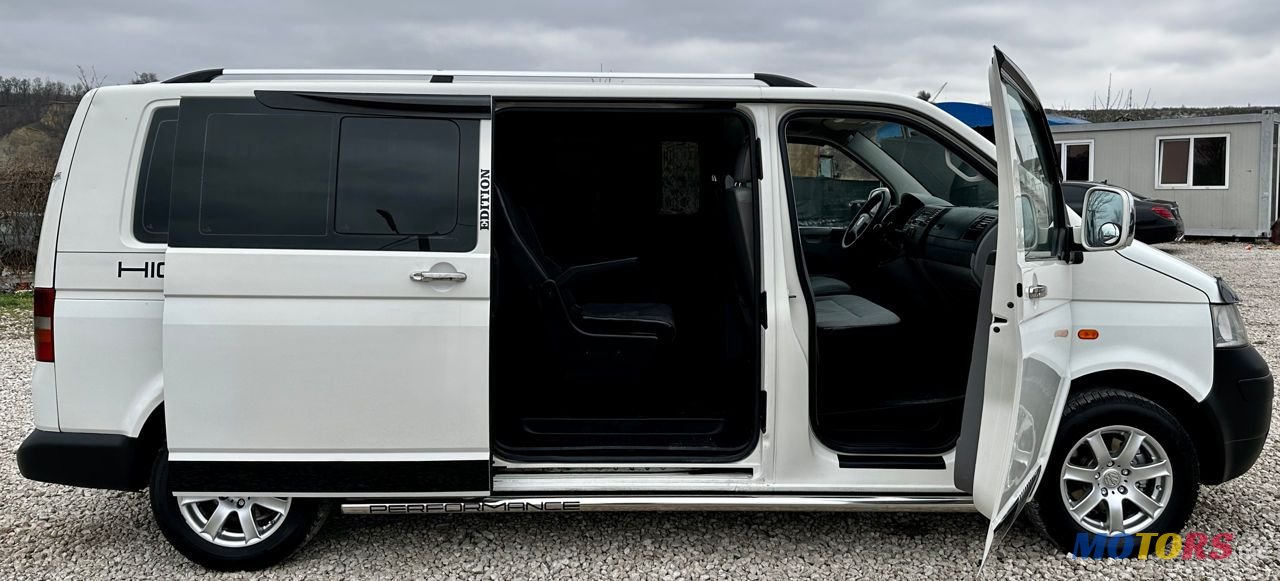 2005' Volkswagen Transporter photo #6