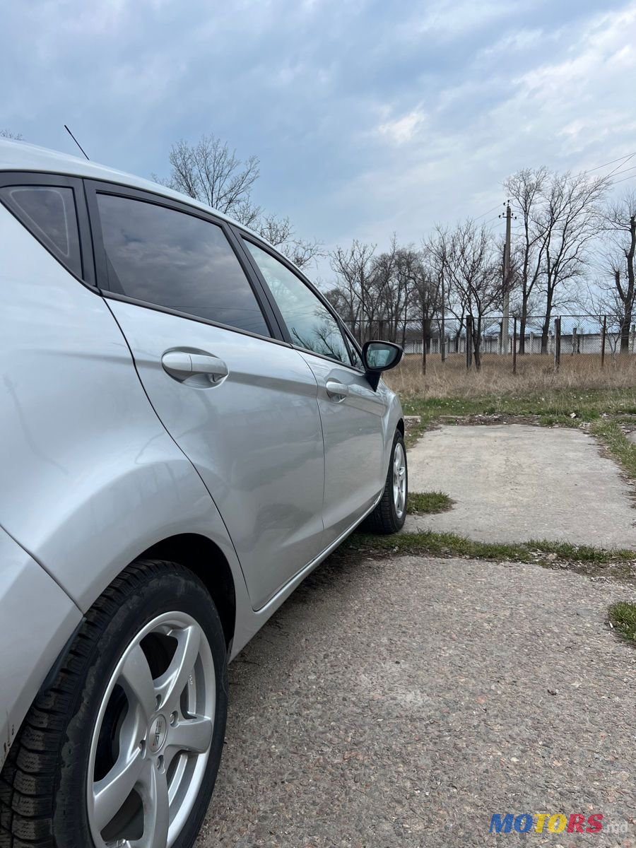 2015' Ford Fiesta photo #4