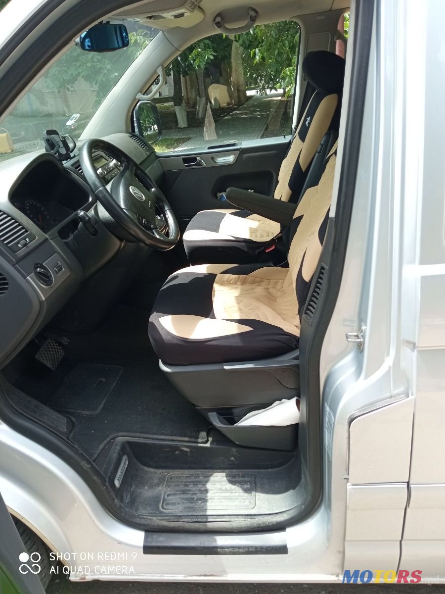 2006' Volkswagen Multivan photo #2