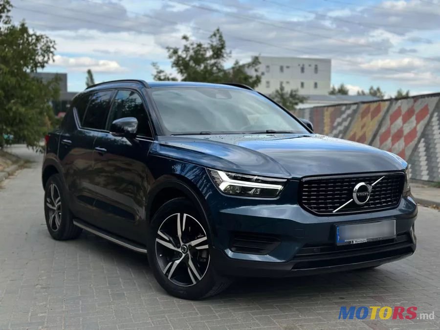 2021' Volvo XC40 photo #1