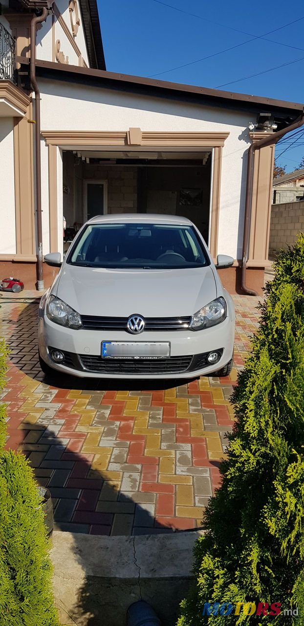 2010' Volkswagen Golf photo #1