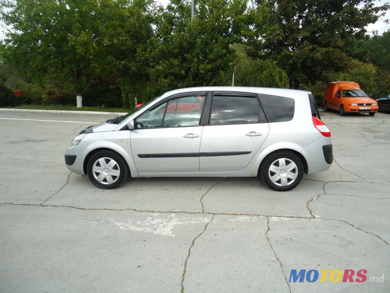 2005' Renault Scenic photo #1