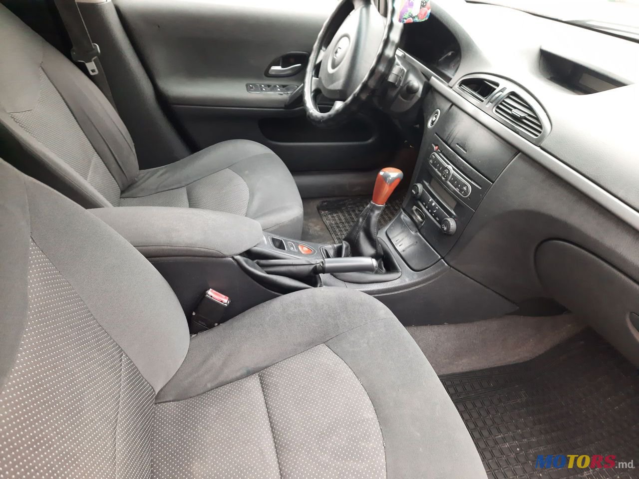 2005' Renault Laguna photo #6