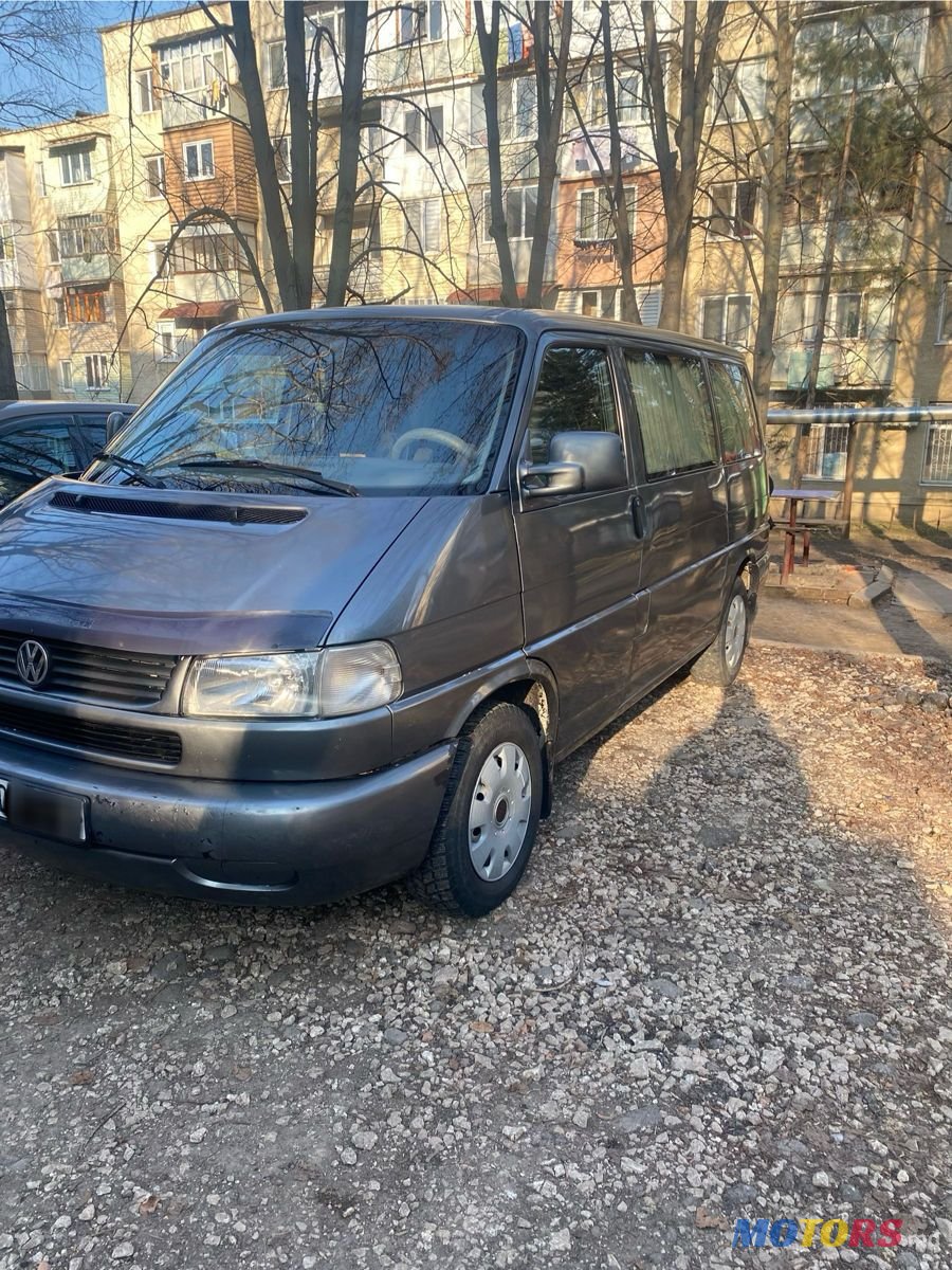 2002' Volkswagen Transporter photo #1