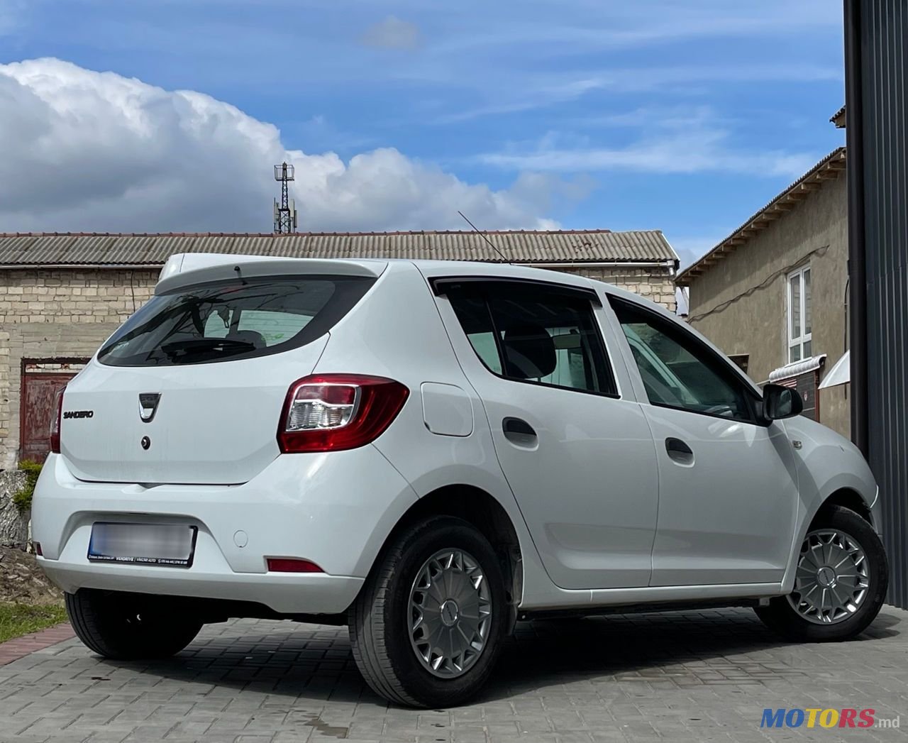 2014' Dacia Sandero photo #4