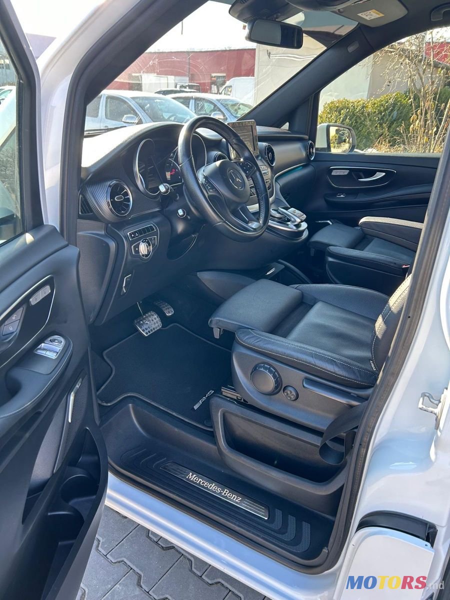 2016' Mercedes-Benz V-Class photo #4