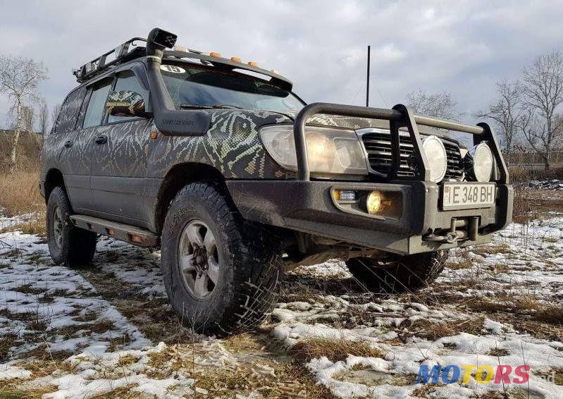 2002' Toyota Land Cruiser photo #2