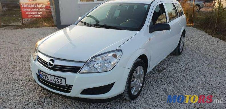 2008' Opel Astra photo #2