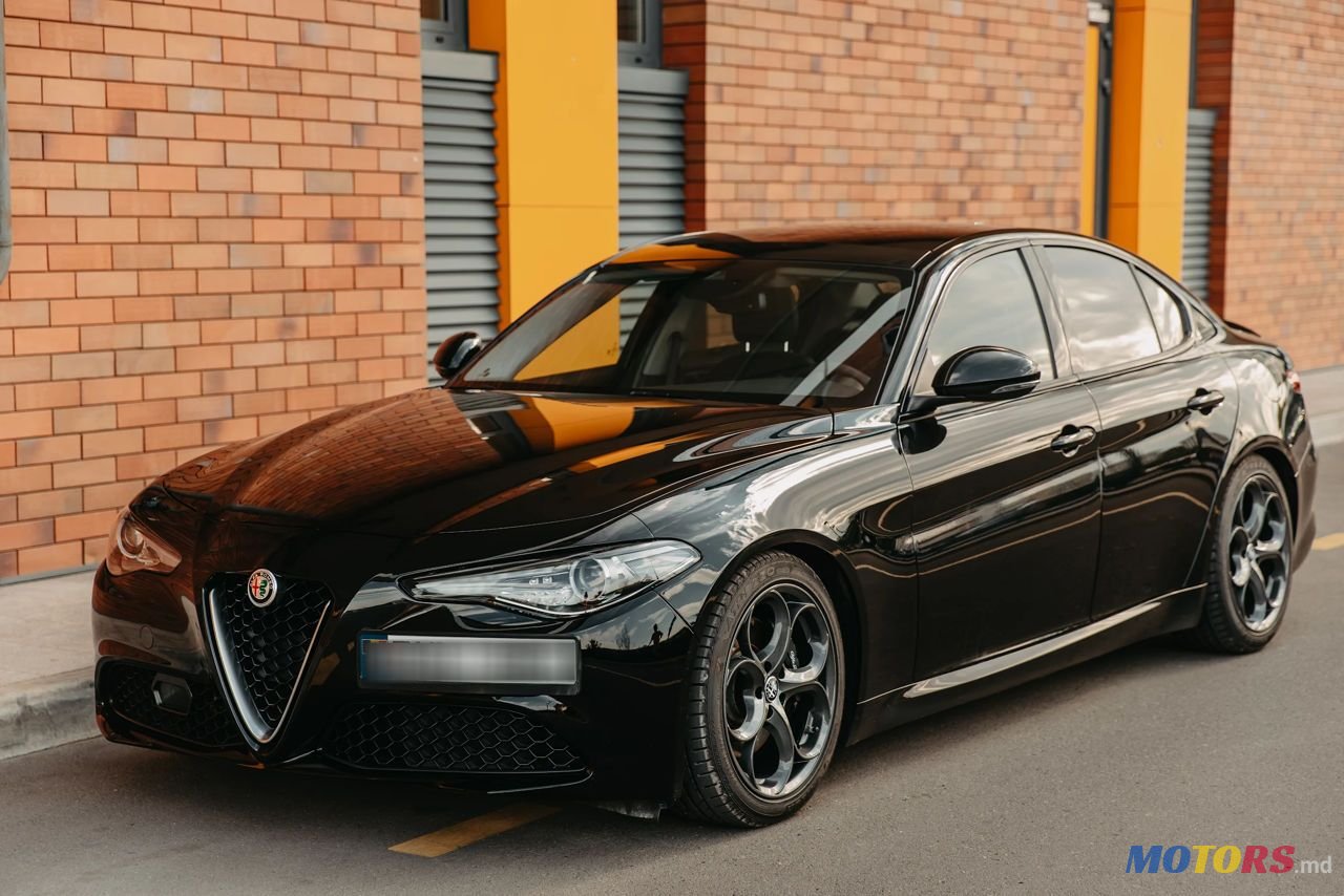 2017' Alfa Romeo Giulia photo #1