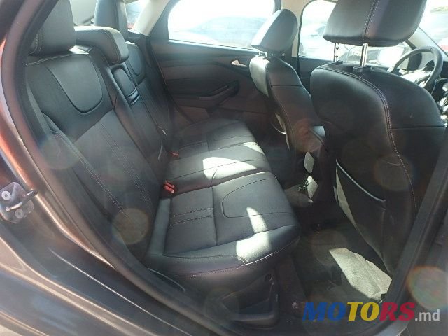 2013' Ford Focus photo #3