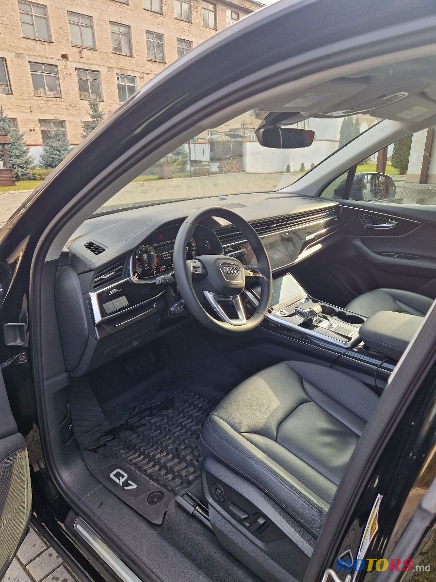 2023' Audi Q7 photo #6
