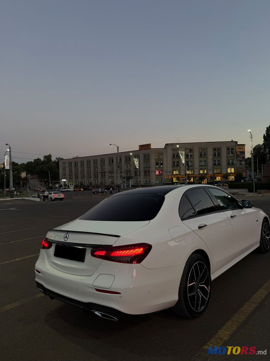 2022' Mercedes-Benz E-Class photo #3