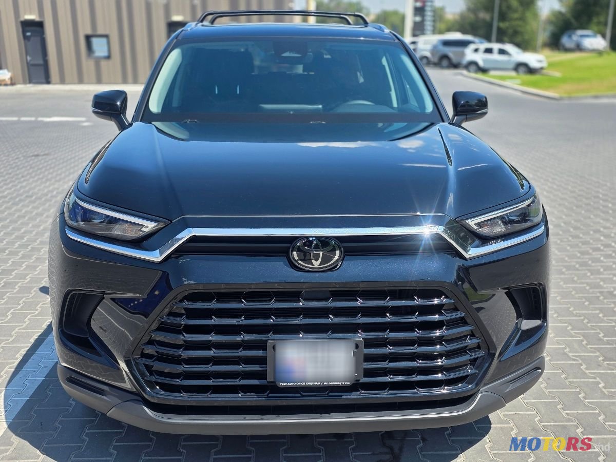 2023' Toyota Grand Highlander photo #2