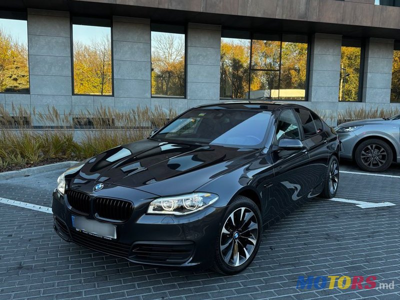 2015' BMW 5 Series photo #1