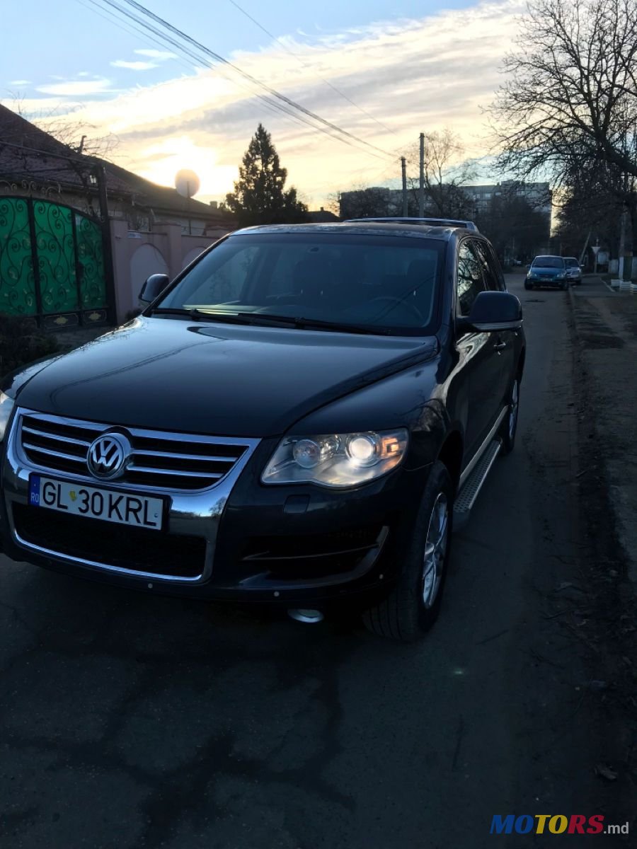 2008' Volkswagen Touareg photo #1