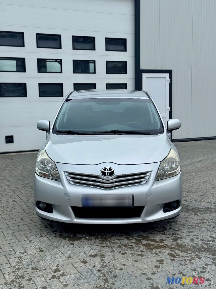 2010' Toyota Verso photo #1