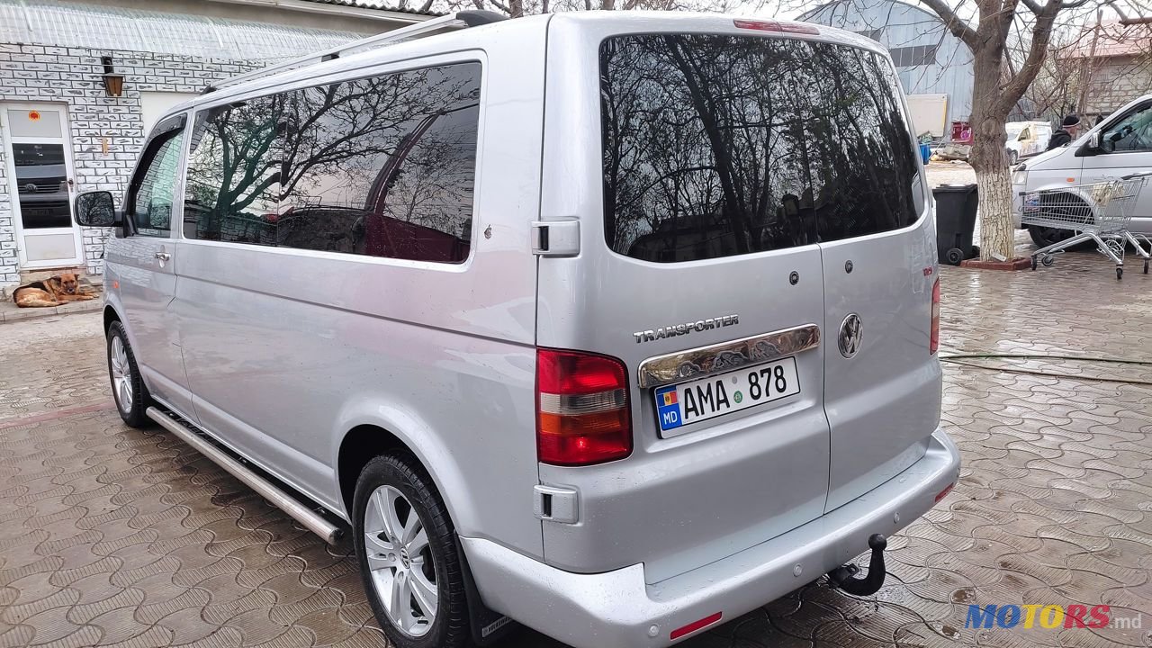 2006' Volkswagen Transporter photo #3