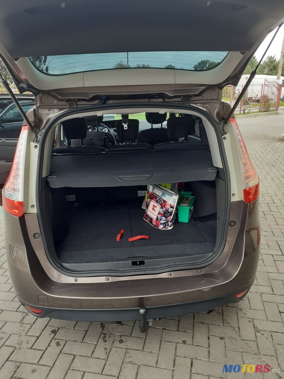 2010' Renault Grand Scenic photo #6