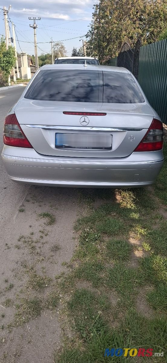 2007' Mercedes-Benz E-Class photo #2