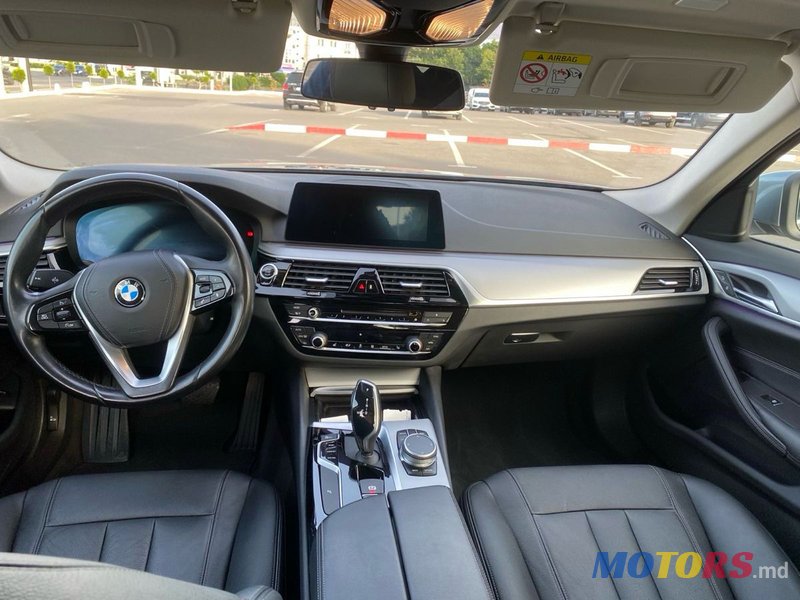 2019' BMW 5 Series photo #6
