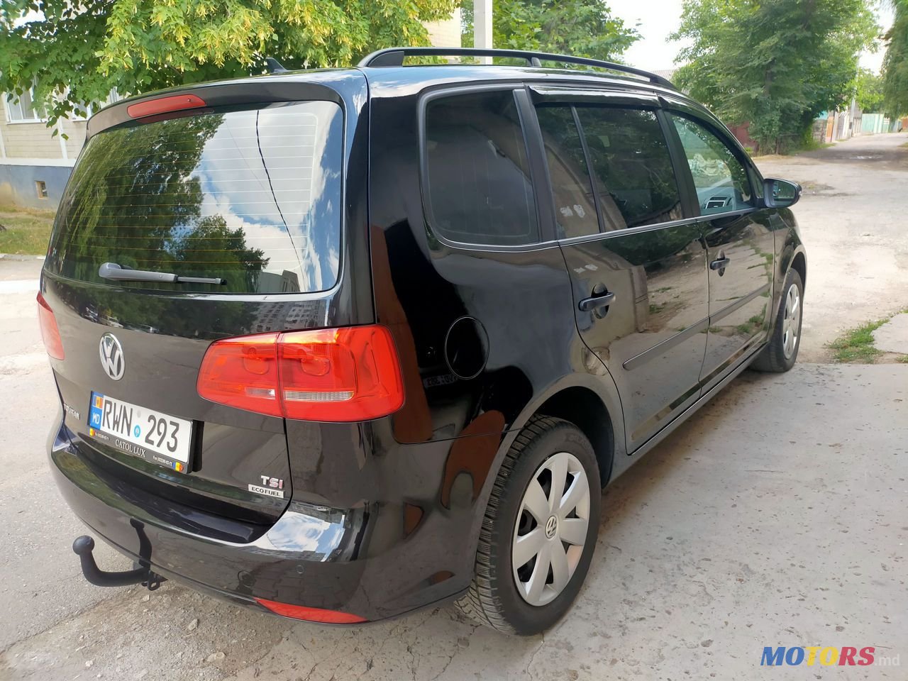 2013' Volkswagen Touran photo #4