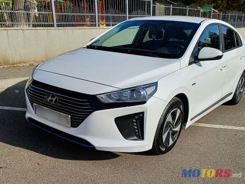 2019' Hyundai Ioniq photo #2