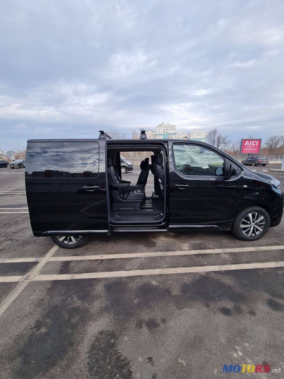 2019' Toyota Proace Verso photo #6