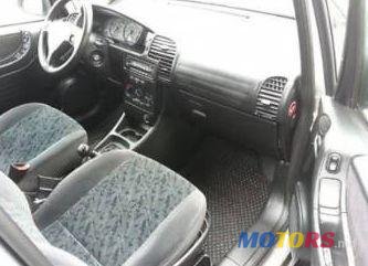 2002' Opel Zafira photo #2