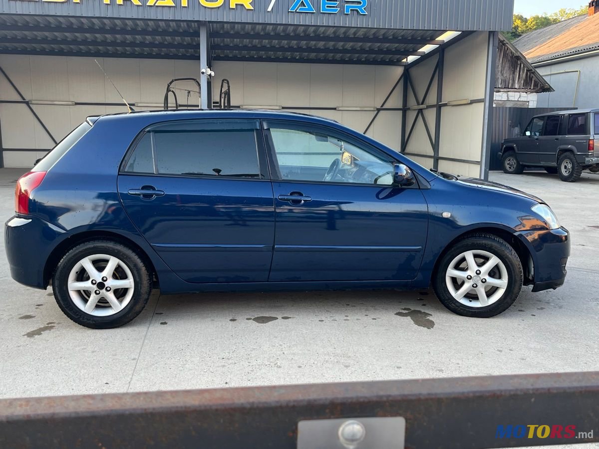 2005' Toyota Corolla photo #2