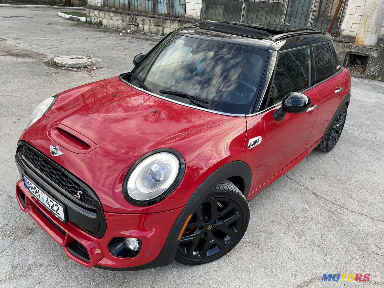 2014' MINI Cooper S photo #2