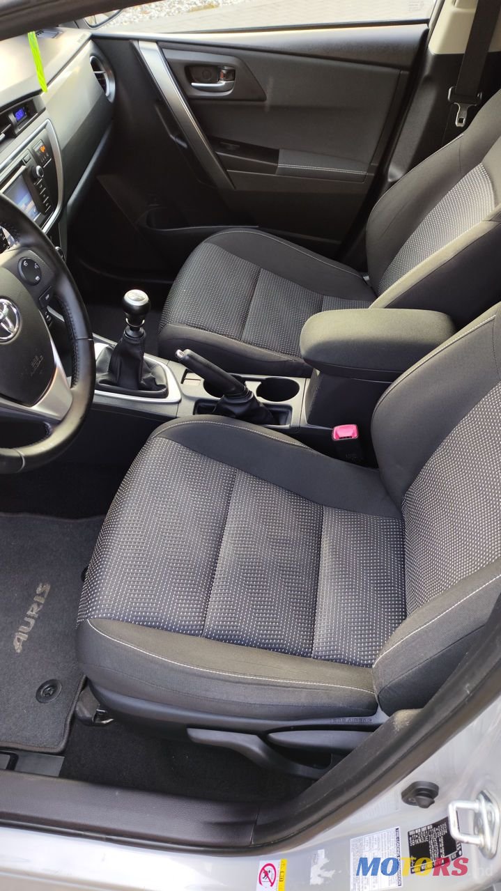 2014' Toyota Auris photo #6