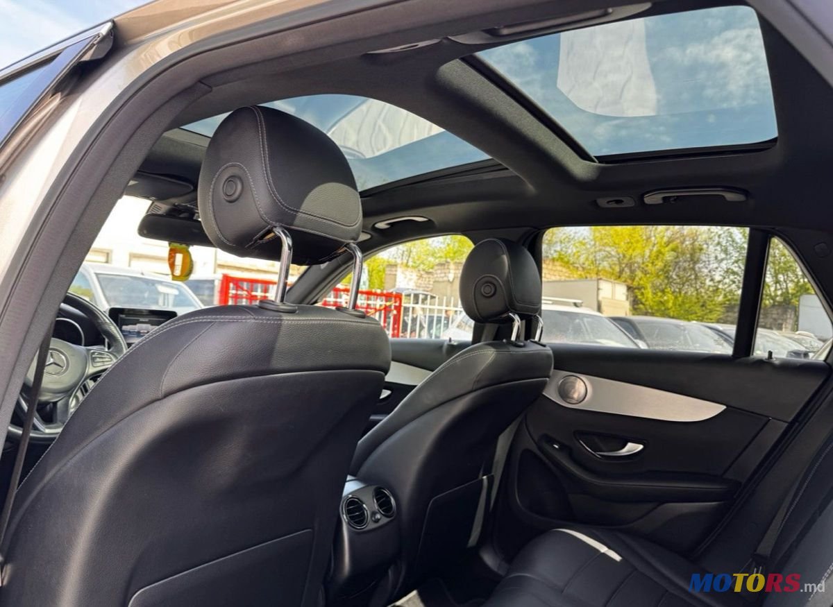 2019' Mercedes-Benz GLC photo #3