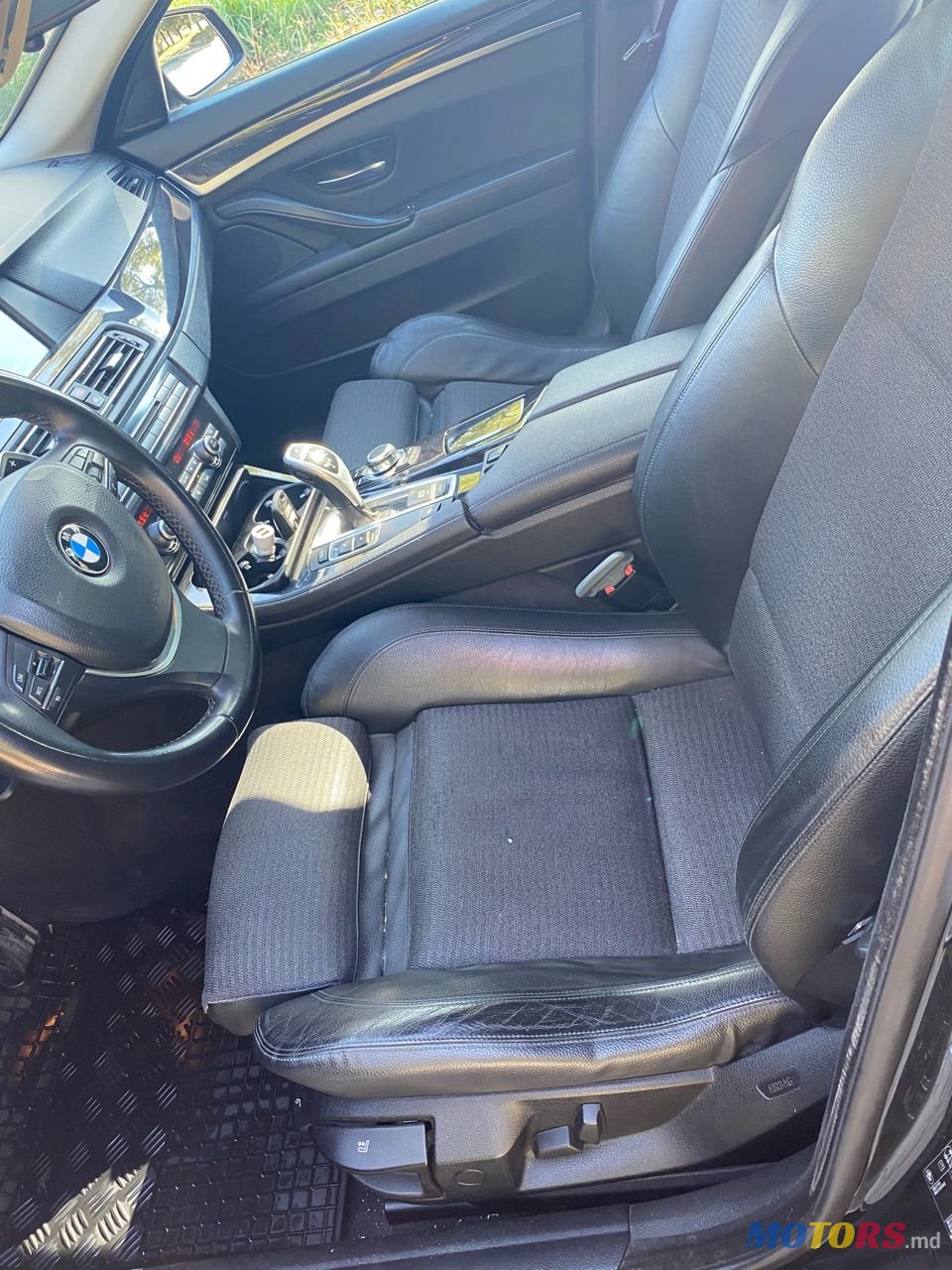 2012' BMW 5 Series photo #4