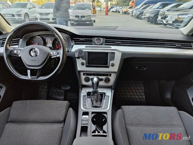 2016' Volkswagen Passat photo #1