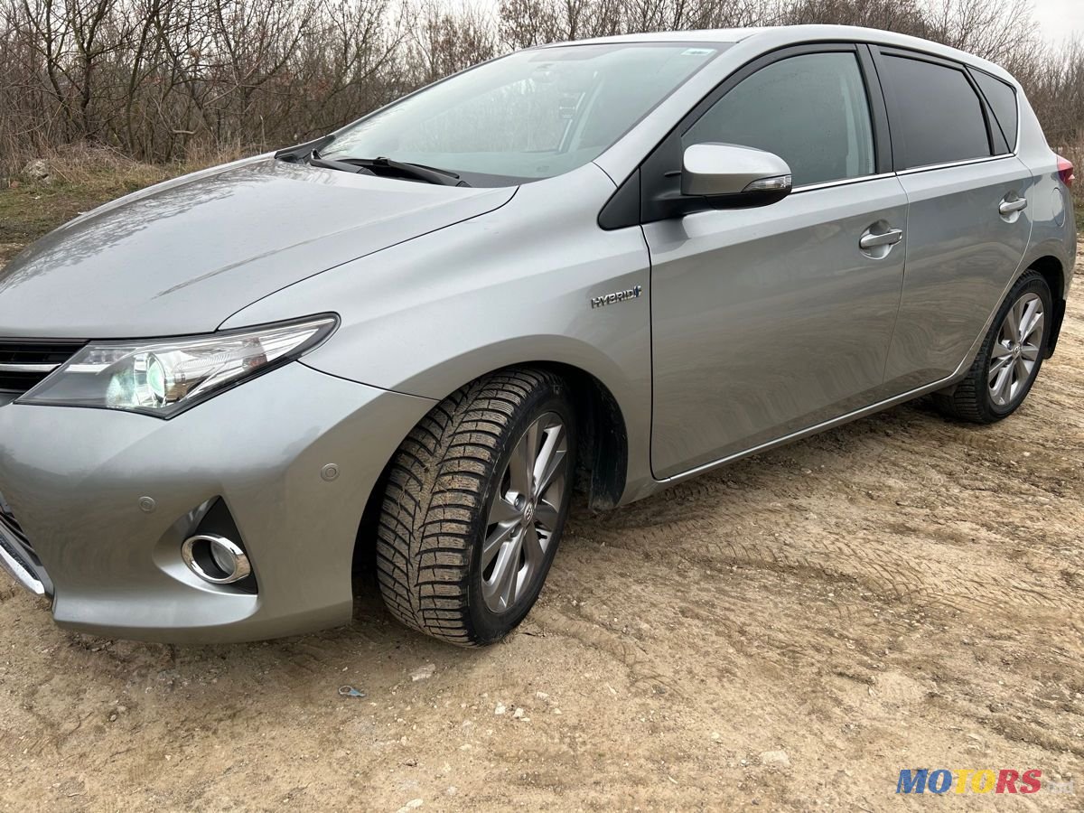 2013' Toyota Auris photo #1